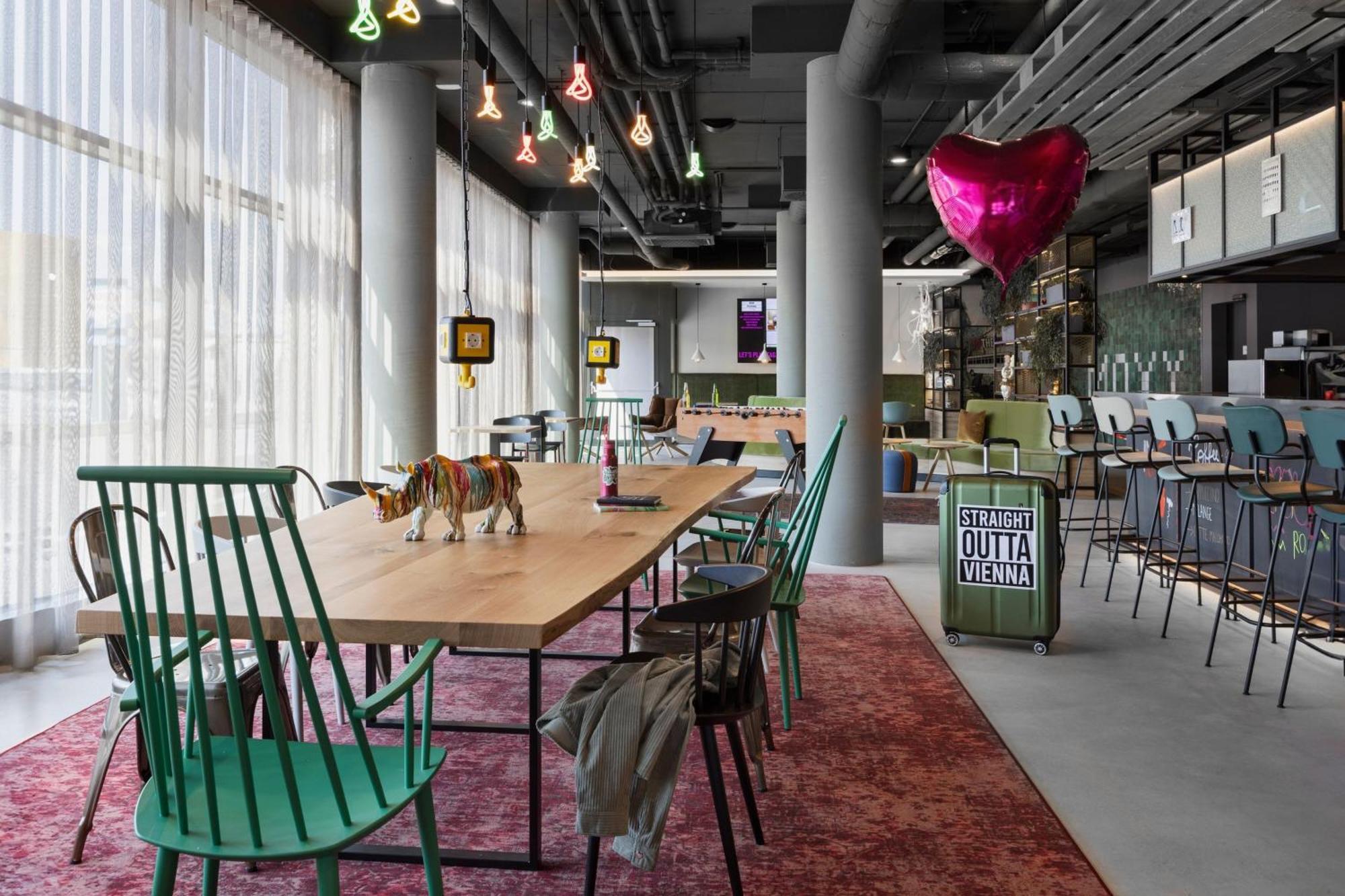 Moxy Vienna City East Exterior foto